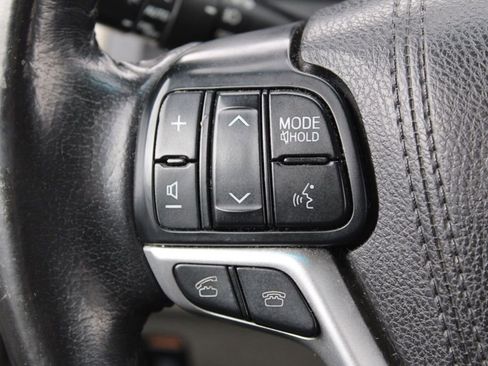 Used 2017 Toyota Sienna XLE Premium image 36