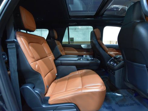 Used 2018 Lincoln Navigator L Reserve w/ Technology Package AWD/4WD image 46