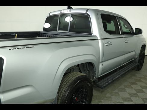 Used 2022 Toyota Tacoma SR image 16