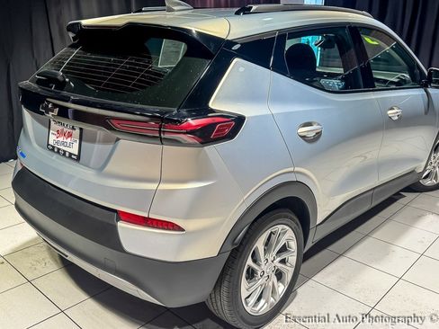 Used 2023 Chevrolet Bolt EUV LT image 11