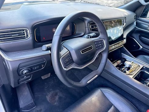 Used 2024 Jeep Wagoneer Series III image 10