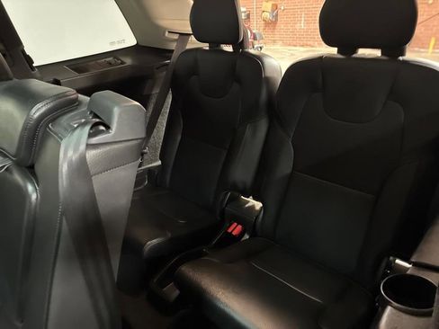 Used 2017 Volvo XC90 T6 Momentum w/ Vision Package image 24