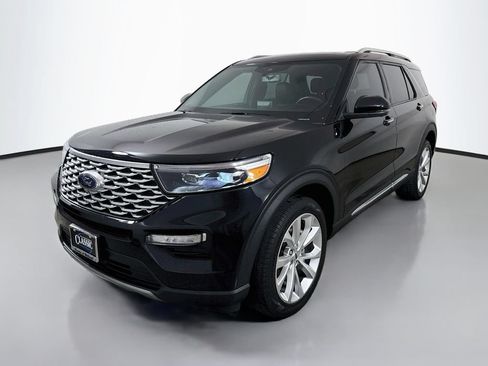 Used 2023 Ford Explorer Platinum w/ Technology Package AWD/4WD image 3