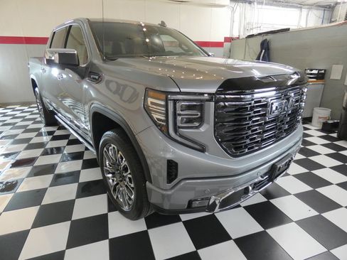 Used 2026 GMC Sierra 1500 Denali Ultimate AWD/4WD image 3