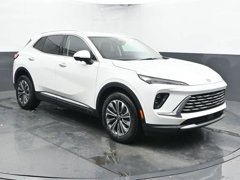 Used 2024 Buick Envision Preferred image 3