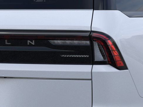 New 2026 Lincoln Navigator Black Label w/ Black Label Special Edition AWD/4WD image 22