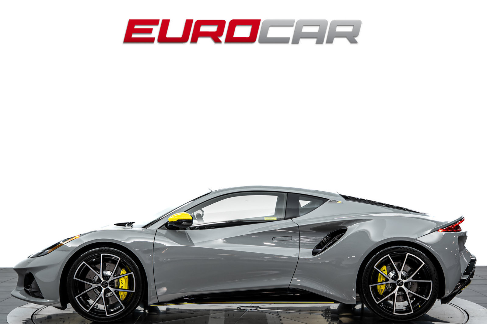 New 2026 Lotus Emira SE RWD image 2