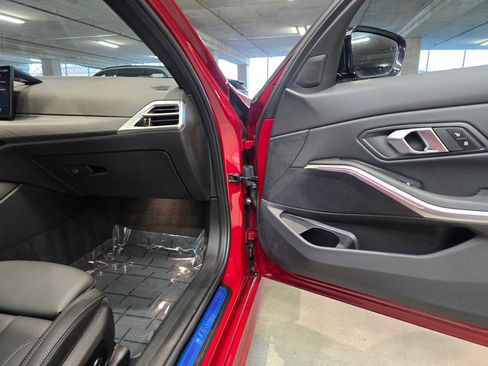 Used 2025 BMW 330i xDrive Sedan w/ M Sport Package image 29