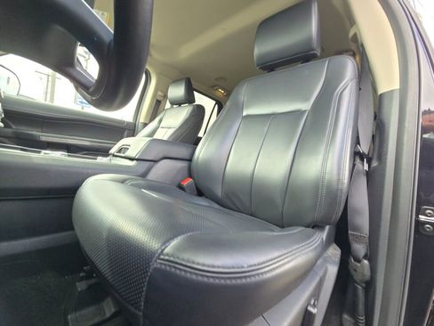 Used 2024 Ford Expedition Max XLT image 18