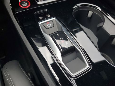 New 2025 Audi SQ6 e-tron Premium Plus AWD/4WD image 26