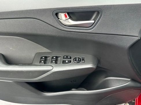 Used 2019 Hyundai Accent SE FWD image 19
