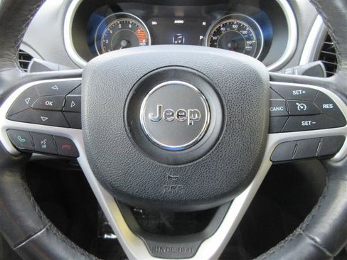 Used 2016 Jeep Cherokee Trailhawk w/ Comfort/Convenience Group image 14