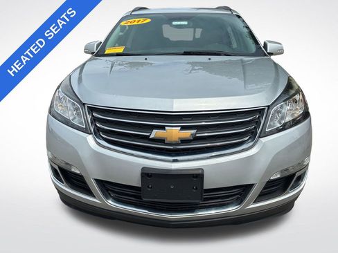 Used 2017 Chevrolet Traverse LT w/ Style and Technology Package FWD image 8