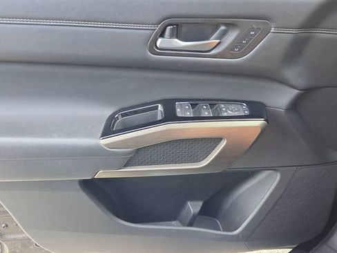 Used 2025 Nissan Pathfinder Platinum image 31