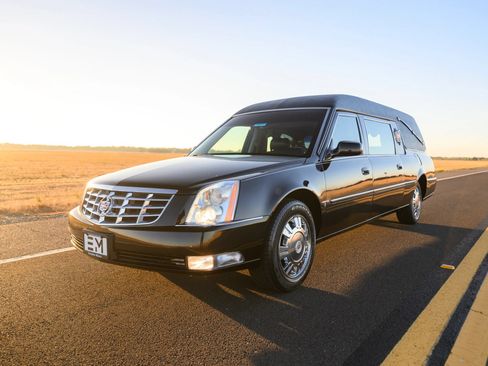 Used 2009 Cadillac DTS Hearse FWD image 55