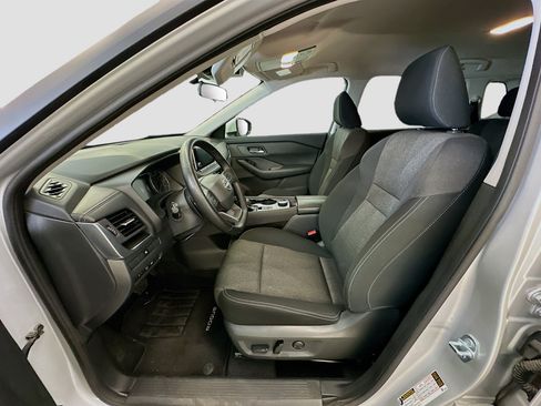 Used 2025 Nissan Rogue SV AWD/4WD image 13