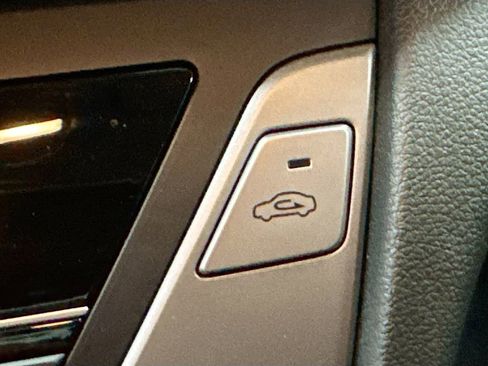 Used 2018 Hyundai Elantra SEL w/ Cargo Package image 19