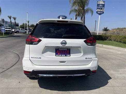 Used 2020 Nissan Rogue SV image 7