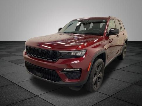 Used 2024 Jeep Grand Cherokee Limited w/ Black Appearance Package AWD/4WD image 3