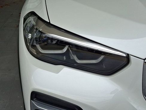 Used 2023 BMW X5 xDrive40i w/ Premium Package image 9