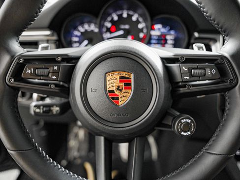 Certified 2026 Porsche Macan AWD/4WD image 15
