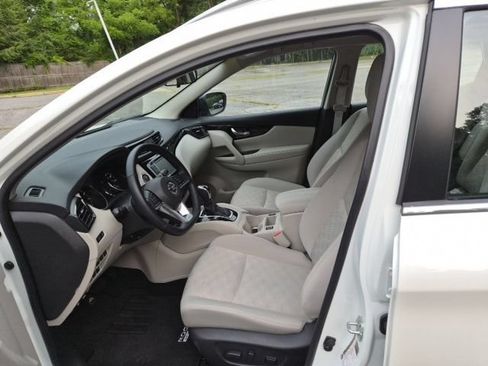 Used 2020 Nissan Rogue Sport SV w/ All-Weather Package AWD/4WD image 15