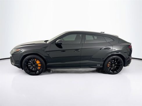 Used 2023 Lamborghini Urus S image 8
