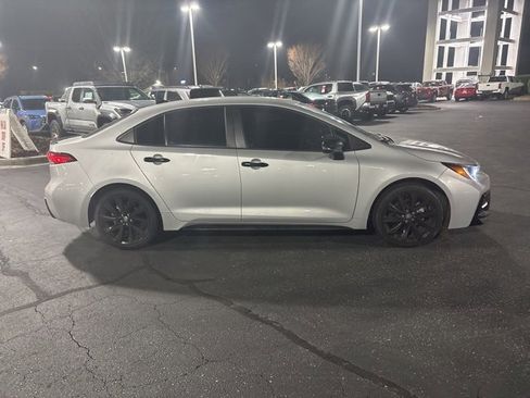 Used 2022 Toyota Corolla SE image 5