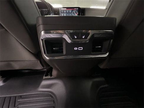 Used 2024 GMC Sierra 1500 SLT w/ SLT Premium Plus Package image 21