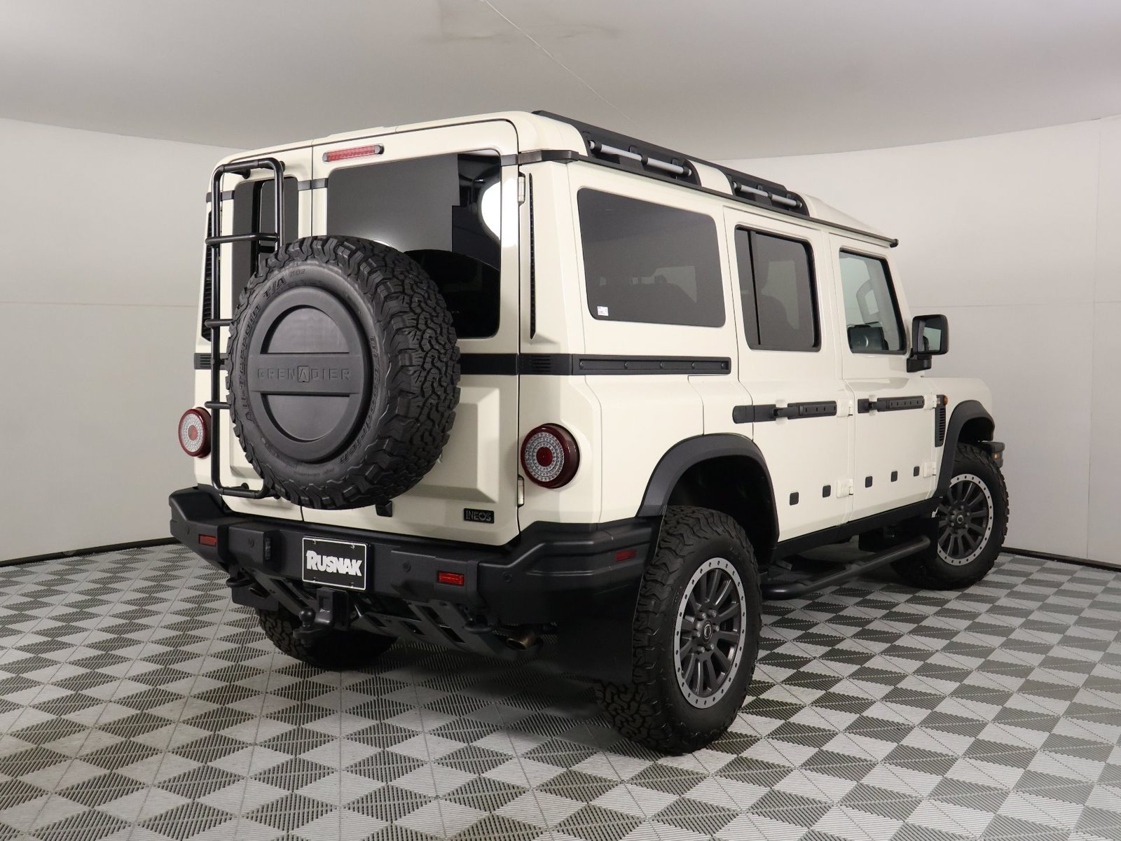 Used 2025 INEOS Grenadier Station Wagon AWD/4WD image 6