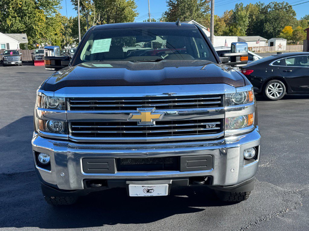 Used 2018 Chevrolet Silverado 2500 LTZ w/ LTZ Plus Package AWD/4WD image 3