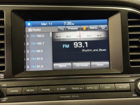 Used 2017 Hyundai Elantra SE image 15