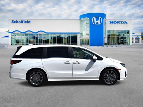 New 2026 Honda Odyssey Touring image 2