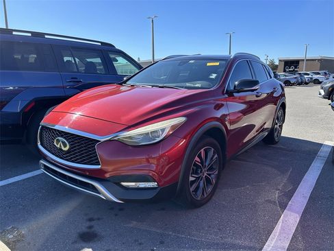 Used 2018 INFINITI QX30 AWD image 9