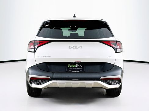 Used 2024 Kia Sportage LX image 7