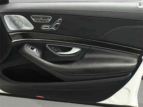 Used 2020 Mercedes-Benz S 560 4MATIC Sedan image 22