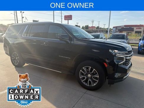 Used 2023 Chevrolet Suburban LT w/ LT Signature Plus Package AWD/4WD image 1