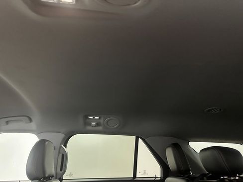 Used 2022 Ford Explorer XLT image 15