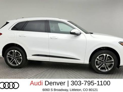 Used 2025 Audi Q5 Premium w/ Convenience Package AWD/4WD image 9