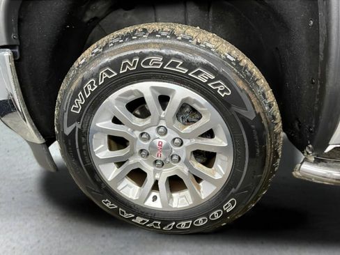 Used 2017 GMC Sierra 1500 SLE w/ SLE Value Package image 19