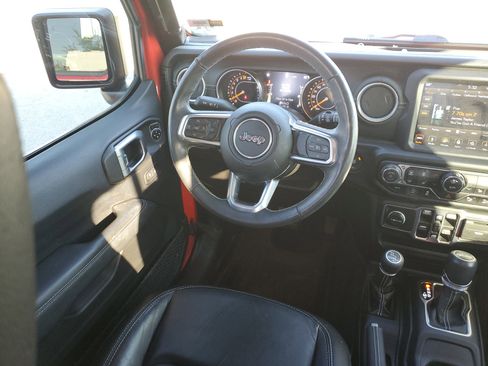 Used 2019 Jeep Wrangler Unlimited Sahara image 12