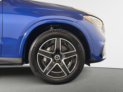 Used 2025 Mercedes-Benz GLC 300 4MATIC w/ AMG Line image 21
