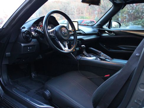 Used 2017 MAZDA MX-5 Miata RF Club image 14