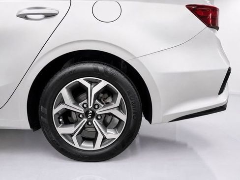 Used 2019 Kia Forte LXS FWD image 10
