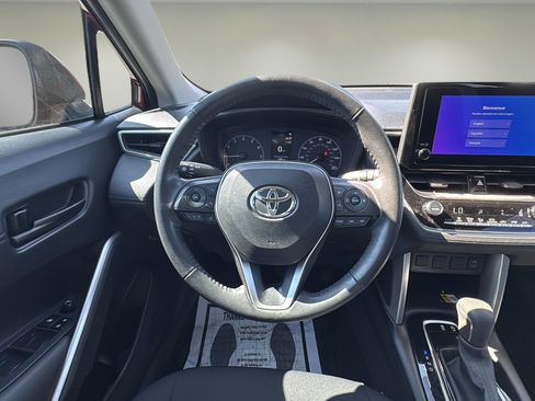 Used 2023 Toyota Corolla Cross LE image 11
