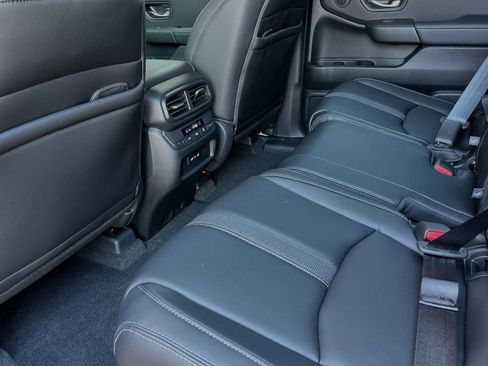 New 2025 Honda Pilot EX-L image 10