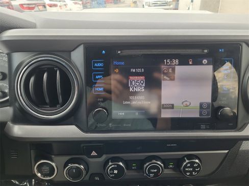 Used 2019 Toyota Tacoma TRD Sport image 19