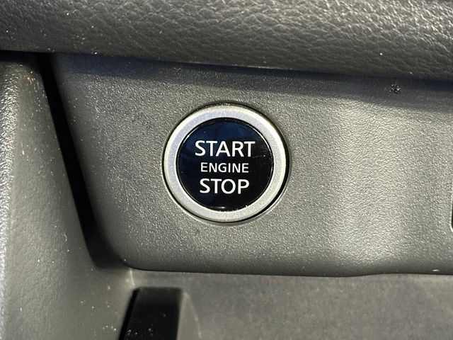 Used 2023 Nissan Rogue SV AWD/4WD image 36