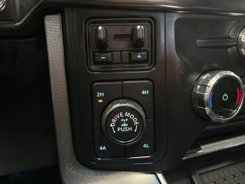 Used 2024 Ford F150 Platinum image 44