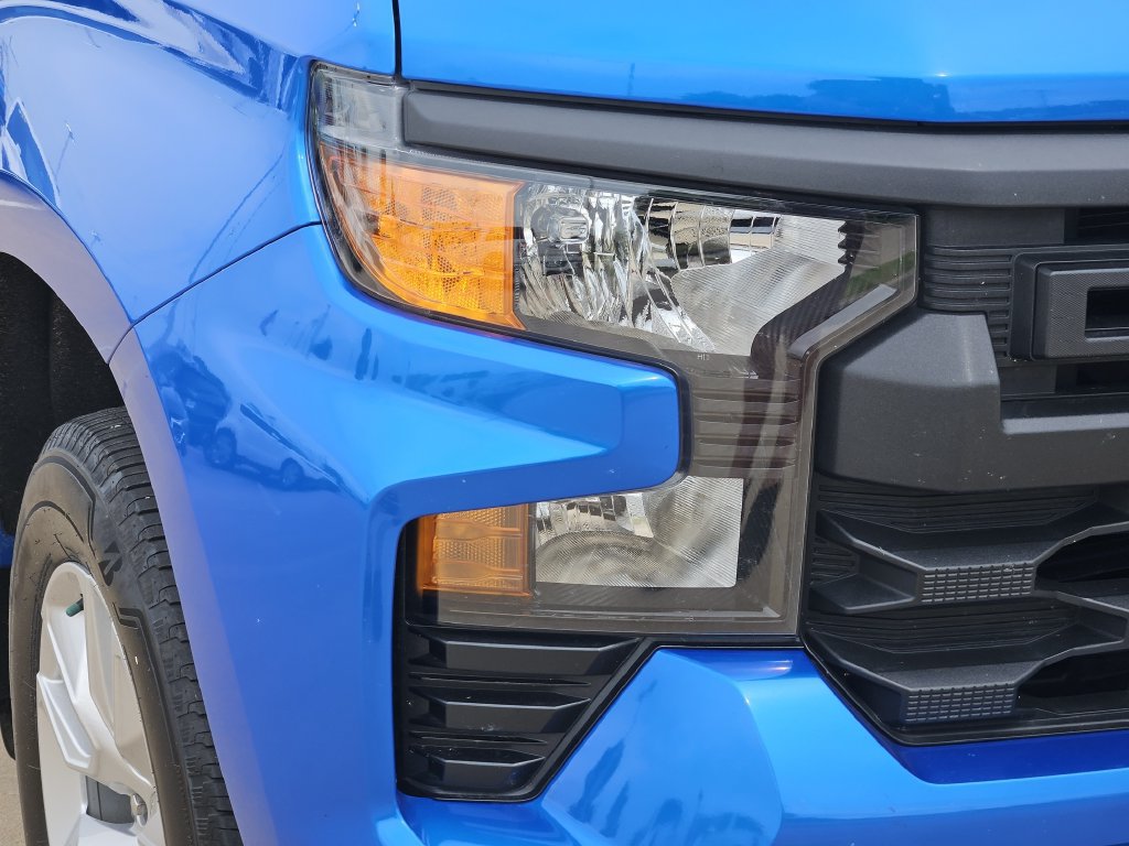 Used 2025 Chevrolet Silverado 1500 Custom RWD image 9